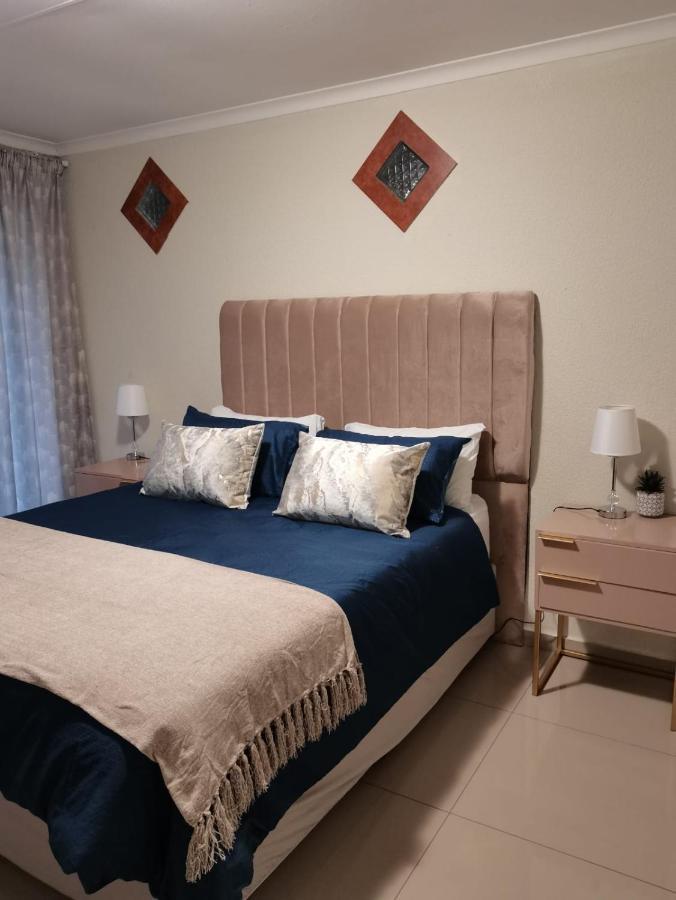 Rooikrans Guest House Johannesburg Exterior photo